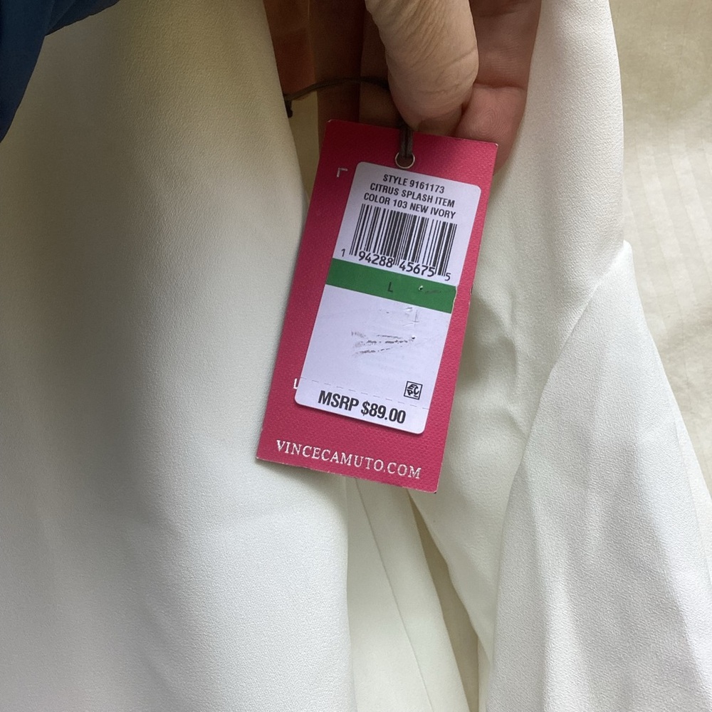 Vince Camuto NWT White V-Neck Ruffle Sleeve Blouse, size large - Picture 8 of 11